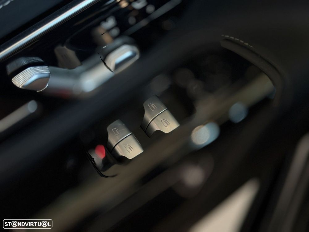 Mercedes-Benz SLS 63 AMG - 41
