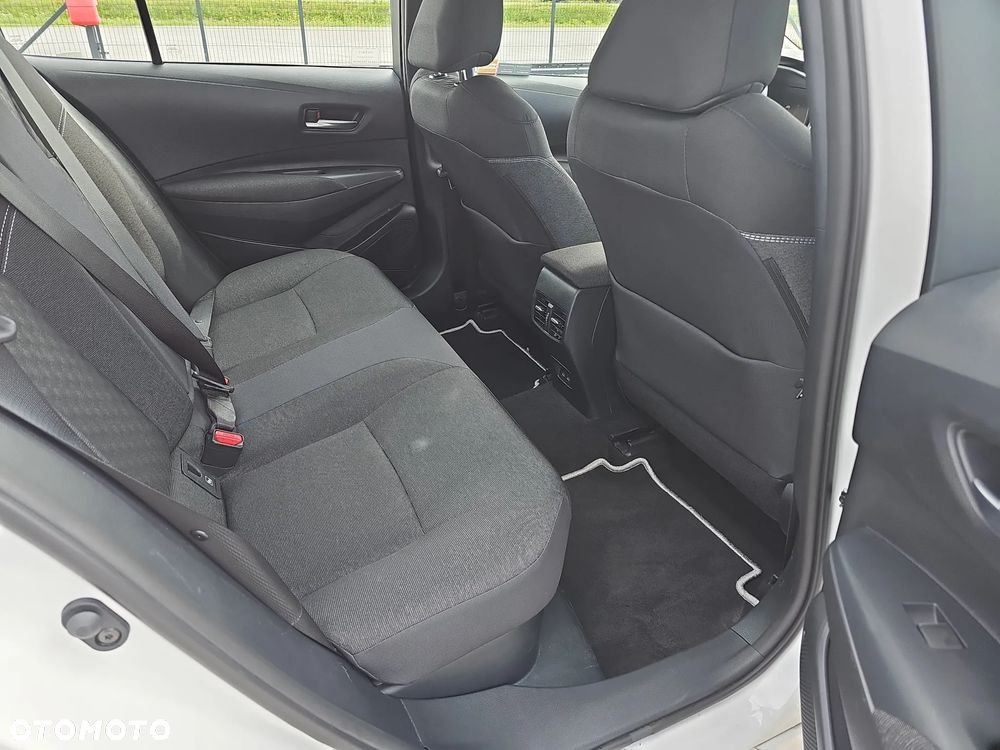 Toyota Corolla 1.8 Hybrid Comfort - 23