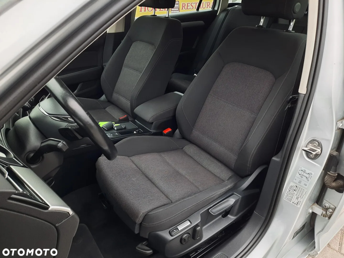 Volkswagen Passat Variant 2.0 TDI DSG (BlueMotion Technology) Comfortline - 19