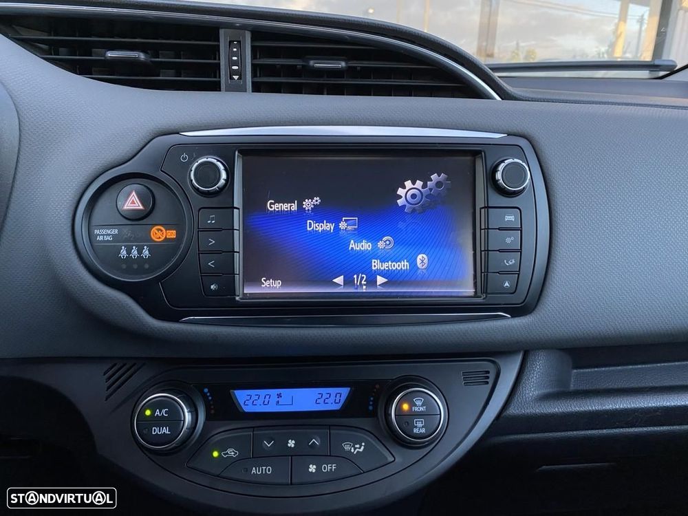Toyota Yaris 1.5 HSD Active - 22