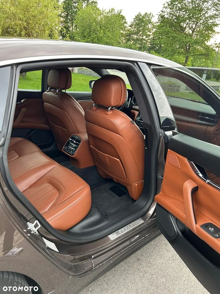 Maserati Quattroporte - 12