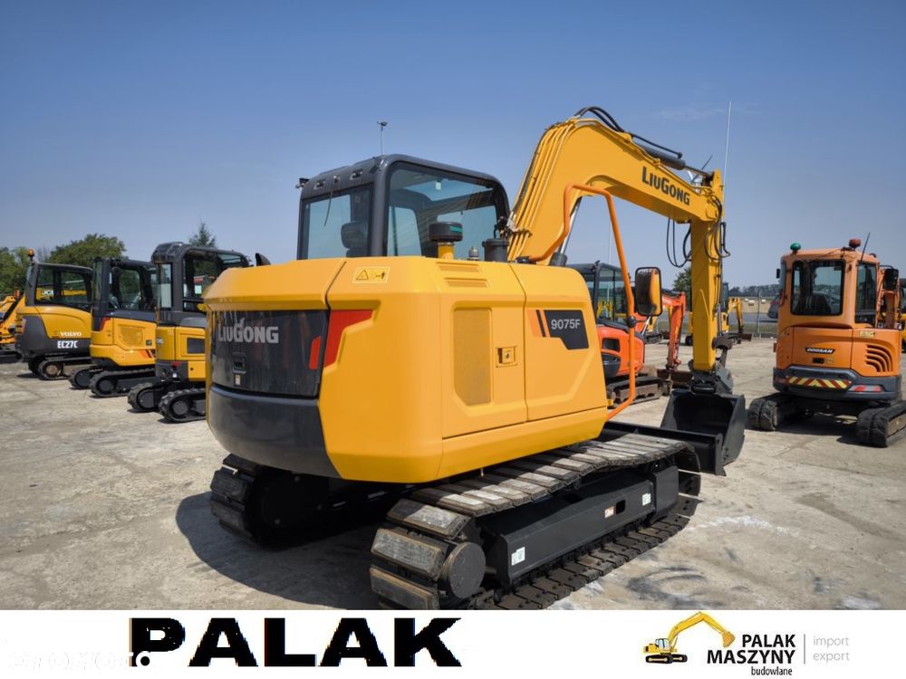 Liu Gong 9075F nie mylić z  JCB 85z - 7