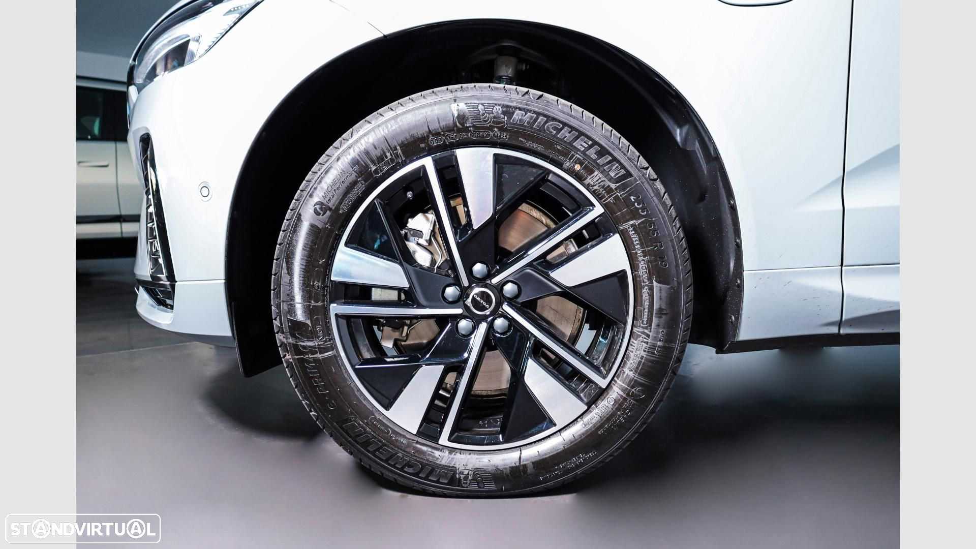 Volvo XC 60 2.0 T6 PHEV Plus Dark AWD - 9