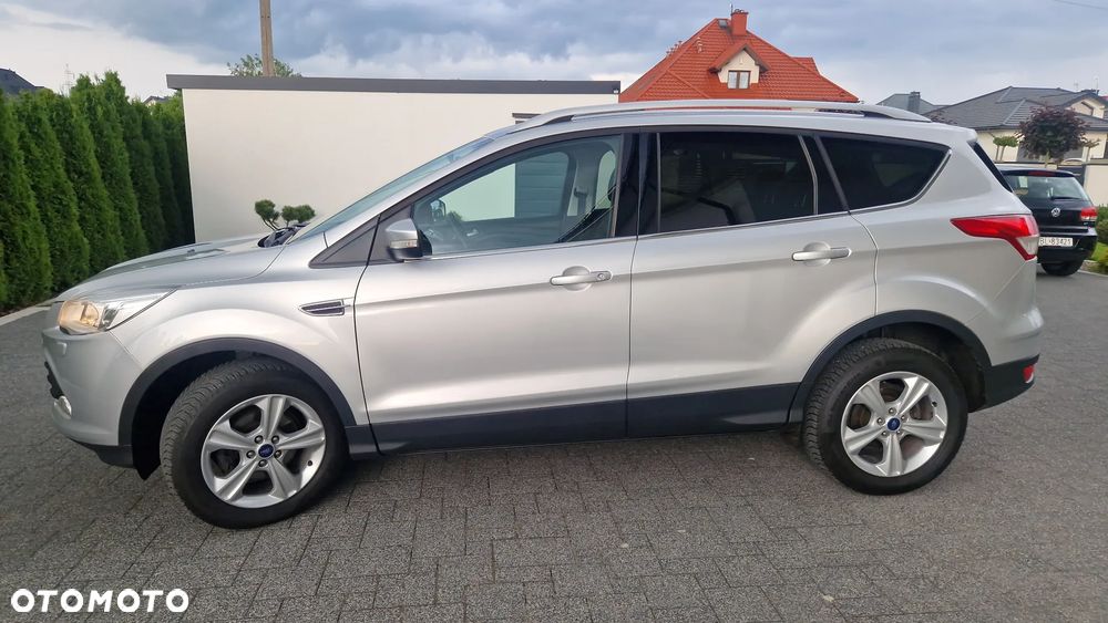 Ford Kuga 1.6 EcoBoost 2x4 Titanium - 2