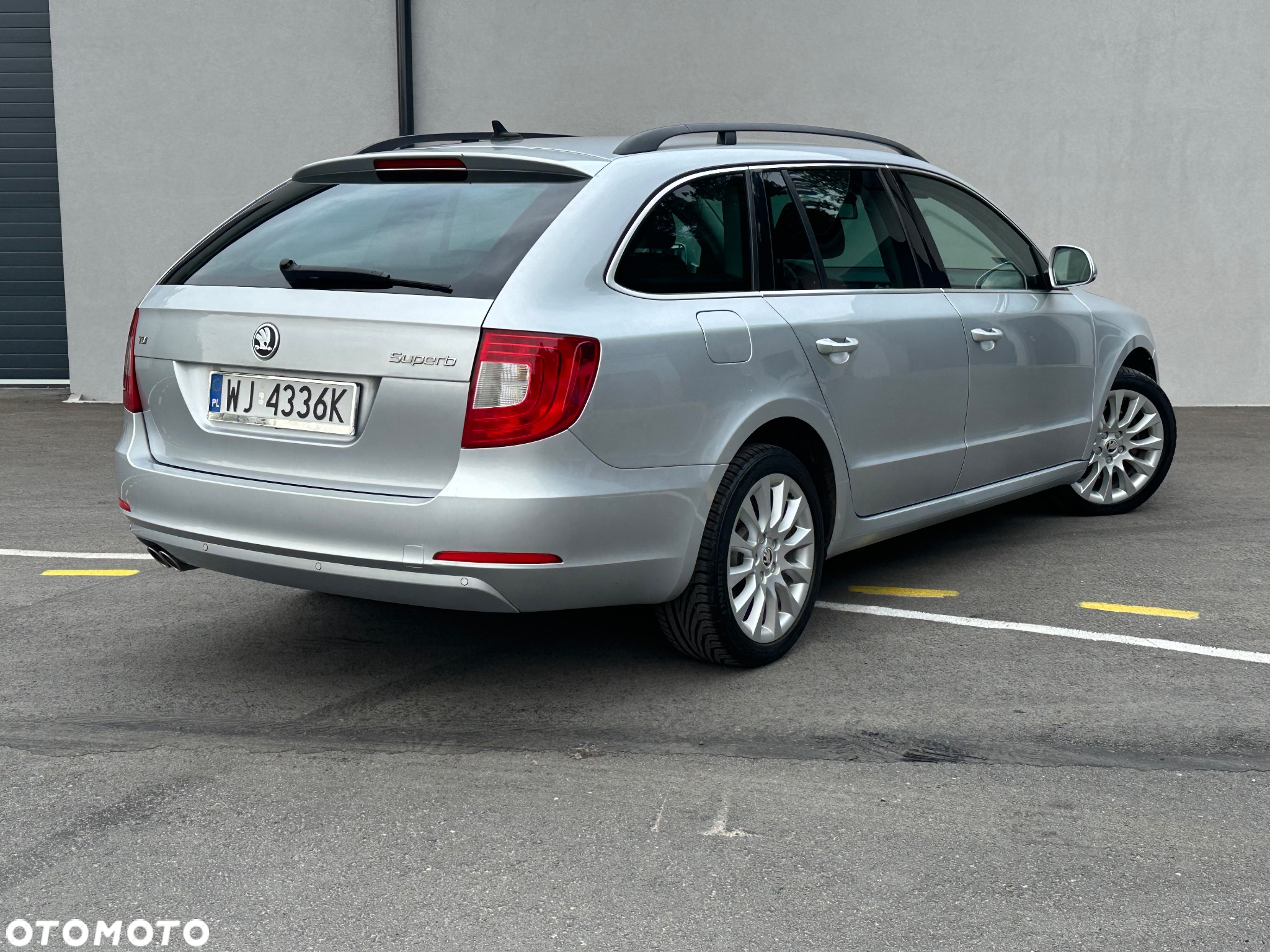 Skoda Superb Combi 2.0 TDI DSG Elegance - 9