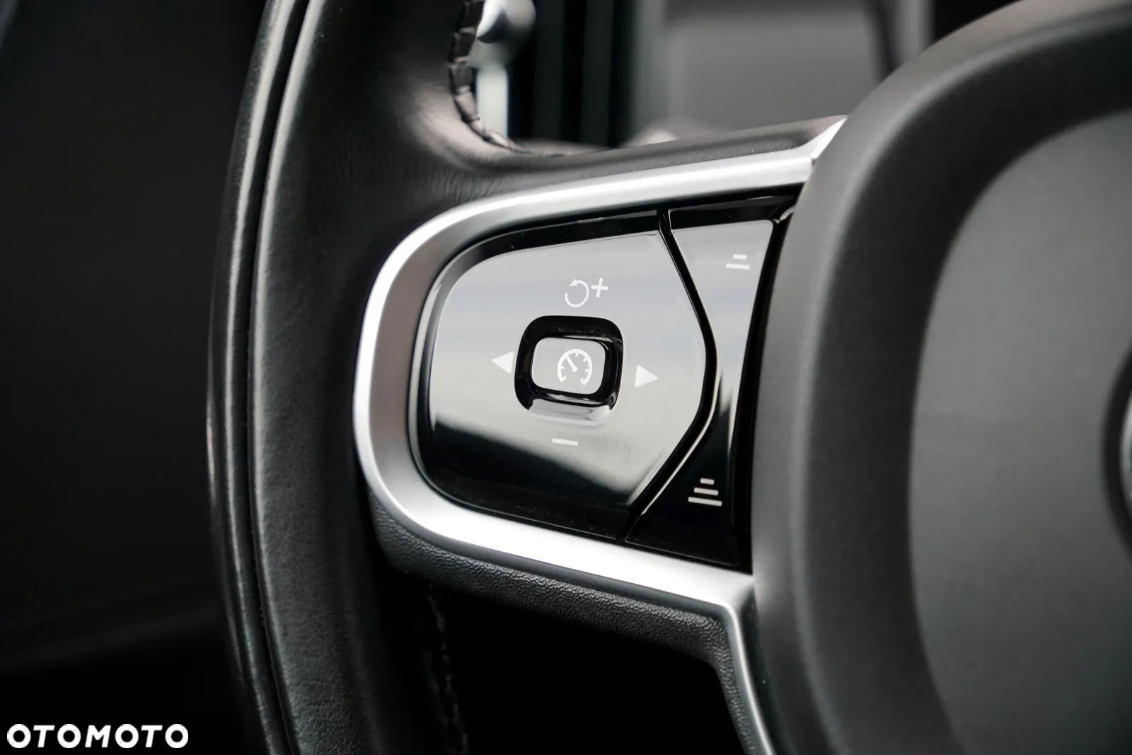 Volvo V90 Cross Country D4 AWD - 31
