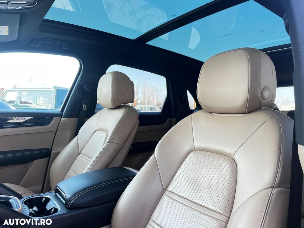 Porsche Cayenne - 36