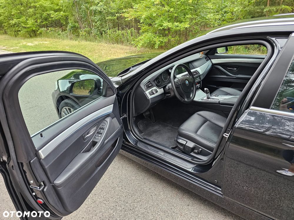 BMW Seria 5 530d xDrive - 10