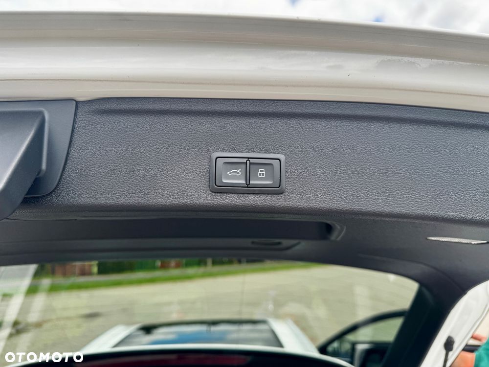 Audi A4 Avant 40 TDI S tronic - 12