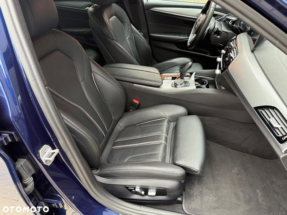 BMW Seria 5 530i xDrive M Sport sport - 24