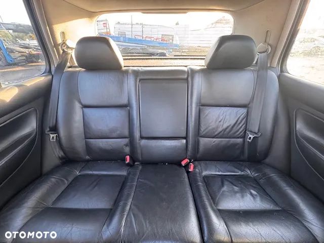 Volkswagen Golf IV 2.8 V6 4Mot - 27