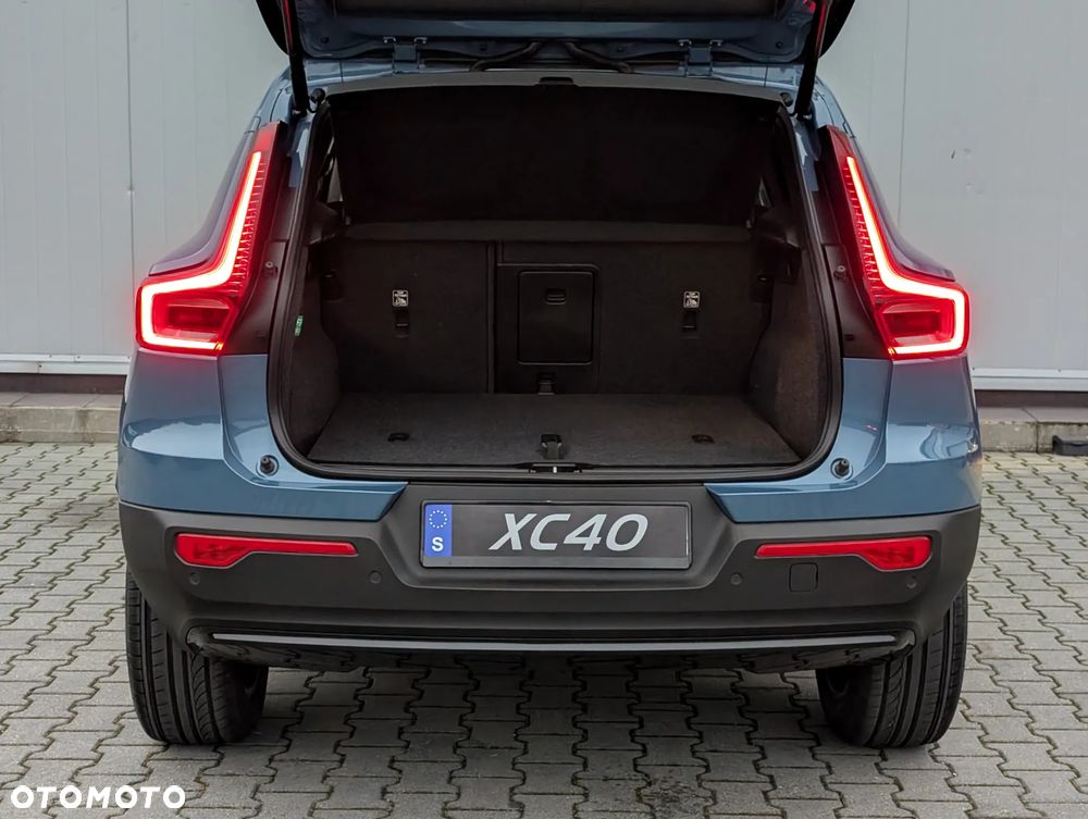 Volvo XC 40 B4 AWD Ultimate Dark - 18