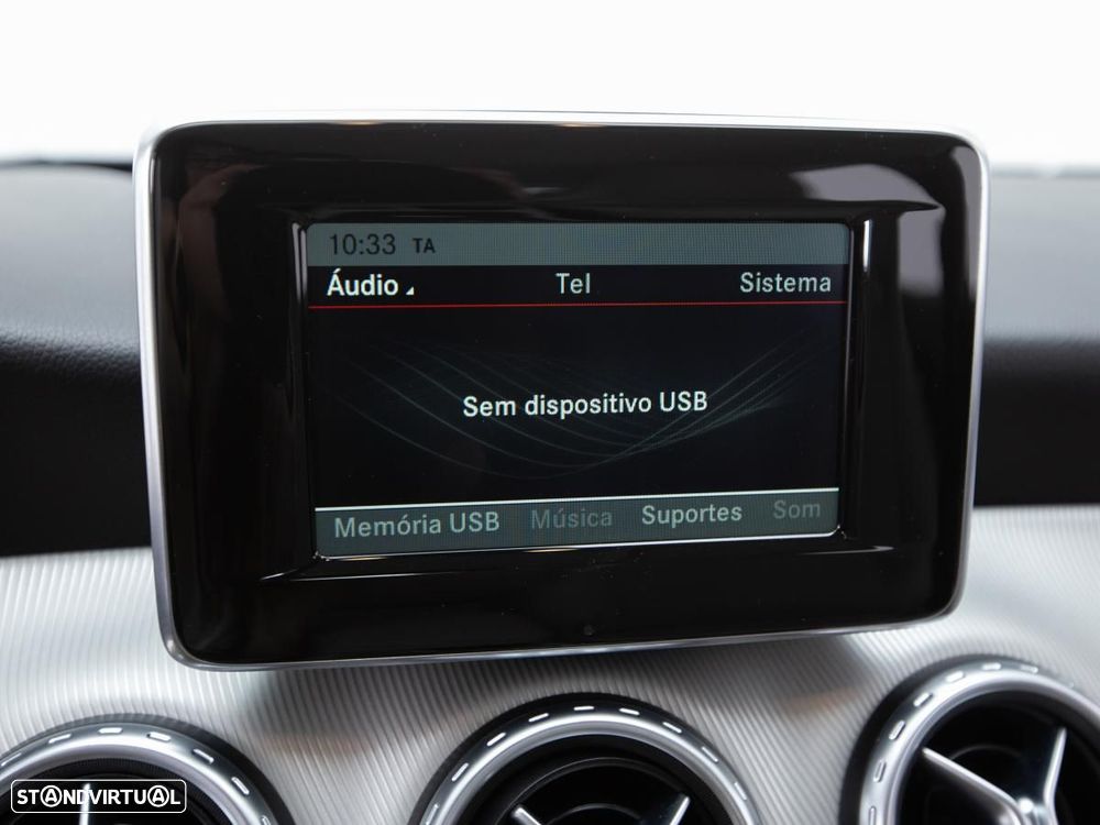 Mercedes-Benz GLA 200 - 19
