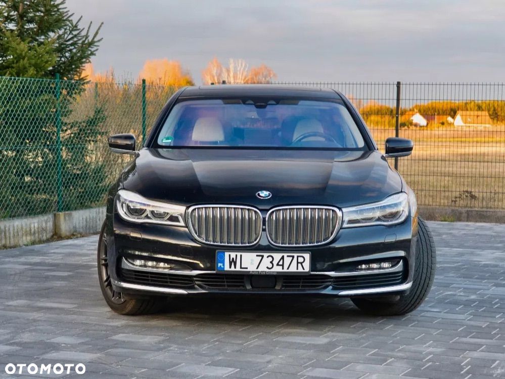 BMW Seria 7 750Li xDrive - 3