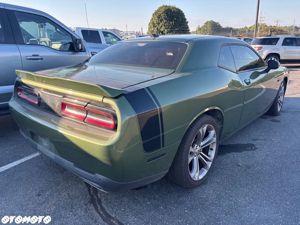 Dodge Challenger 5.7 R/T - 4