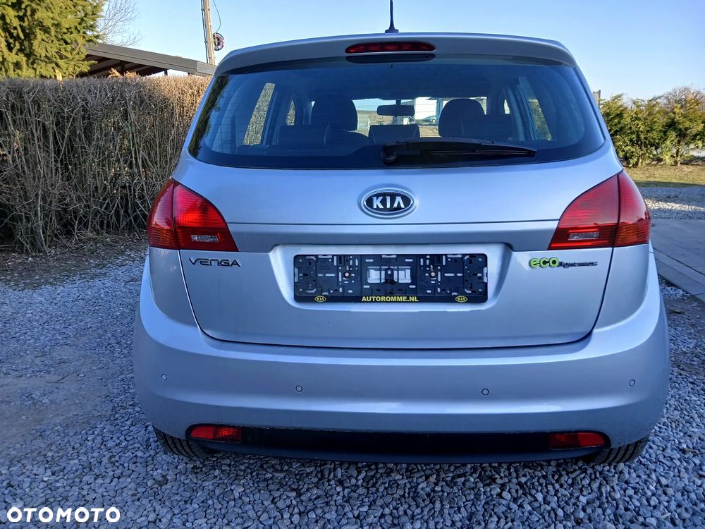 Kia Venga - 24