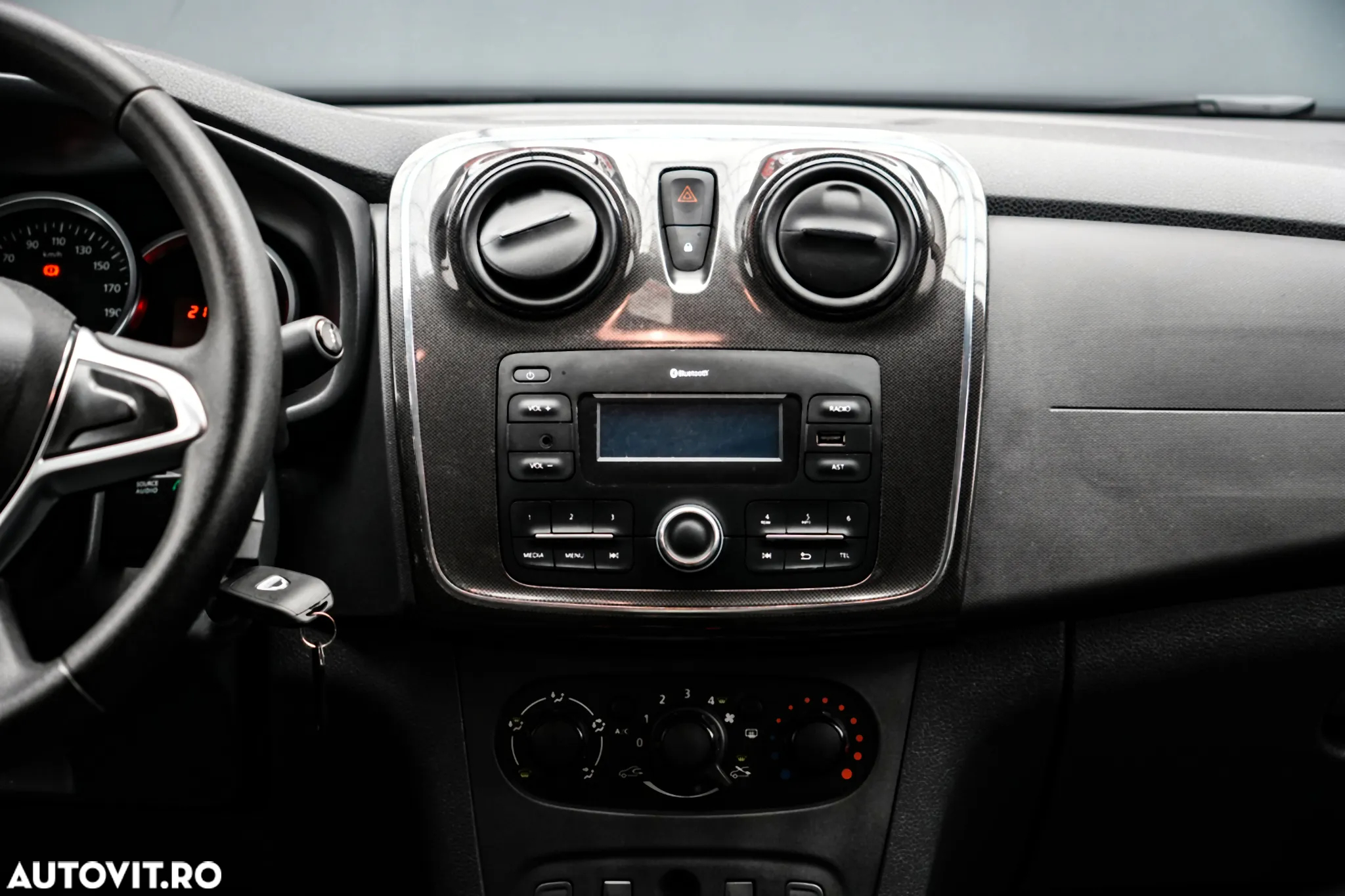 Dacia Logan 0.9 TCe Ambiance - 19
