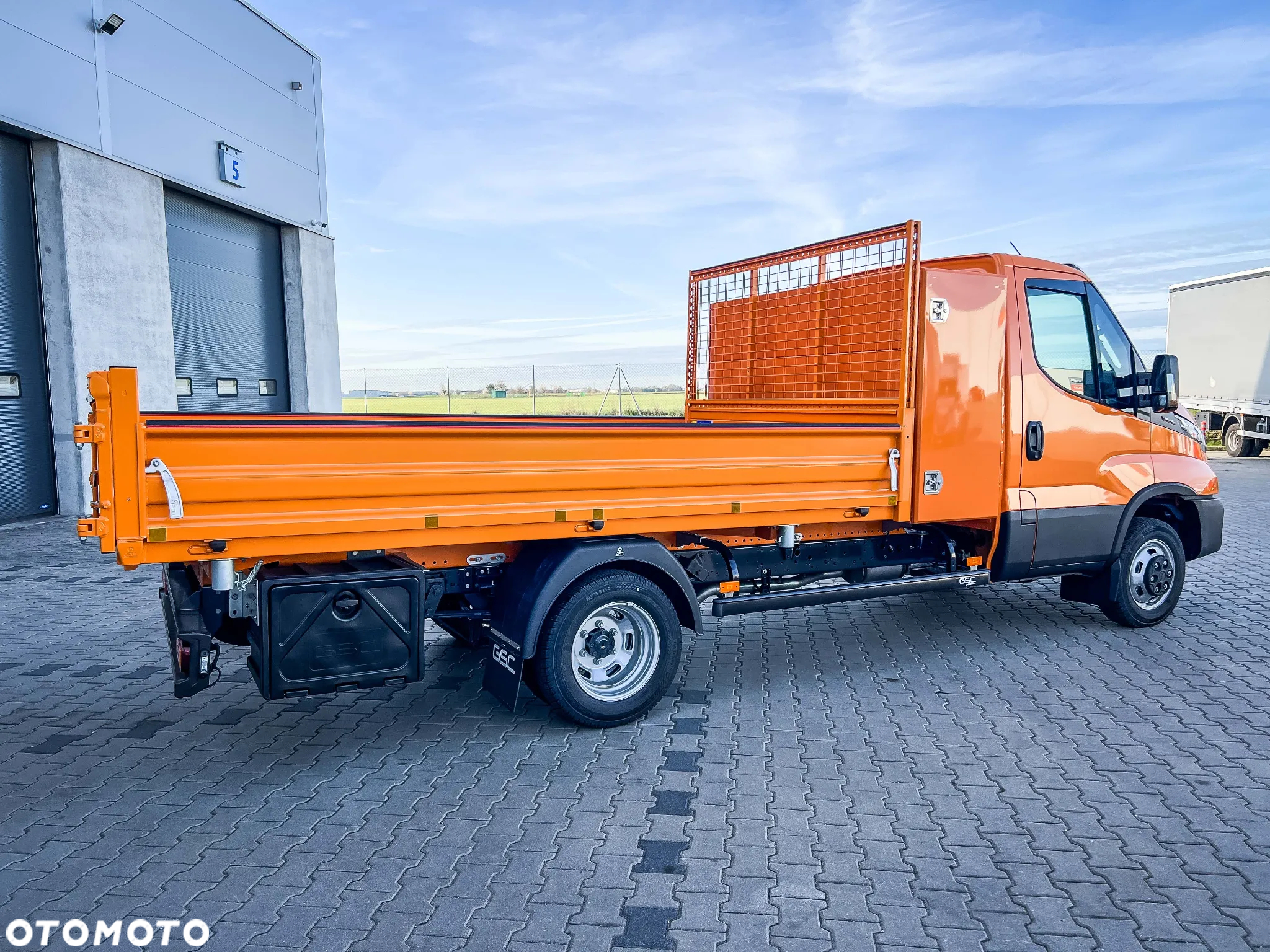Iveco Daily 35C18H 3.0 Diesel, 6MT, Wywrot & ToolBox - 6