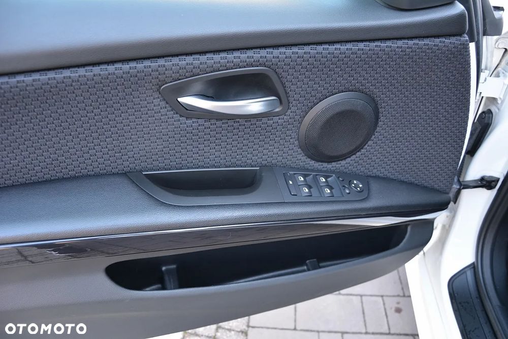 BMW Seria 3 318d DPF Edition Exclusive - 13