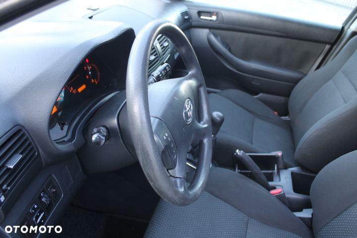 Toyota Avensis 1.8 VVT-i Luna - 31