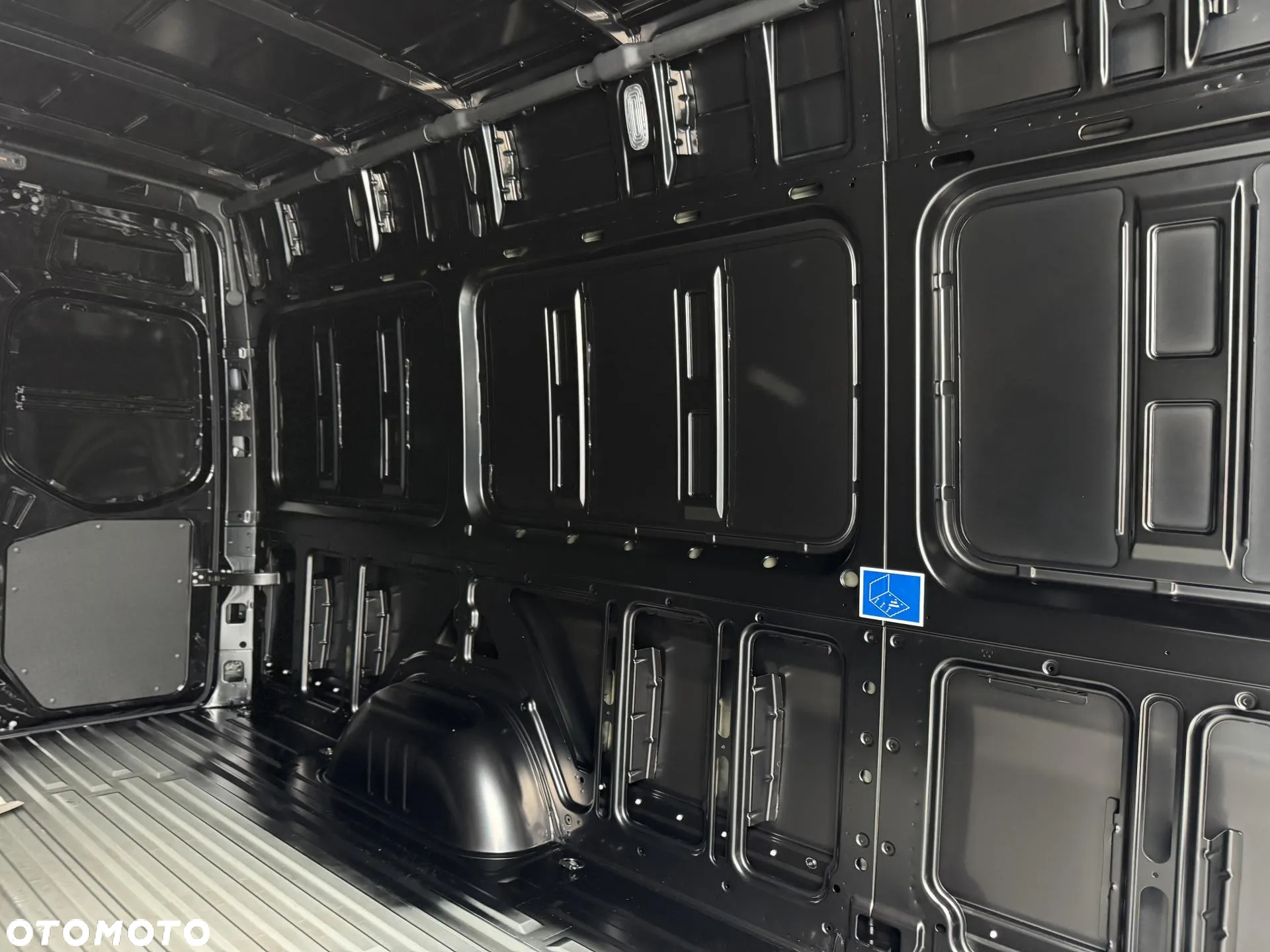 Mercedes-Benz Sprinter - 9