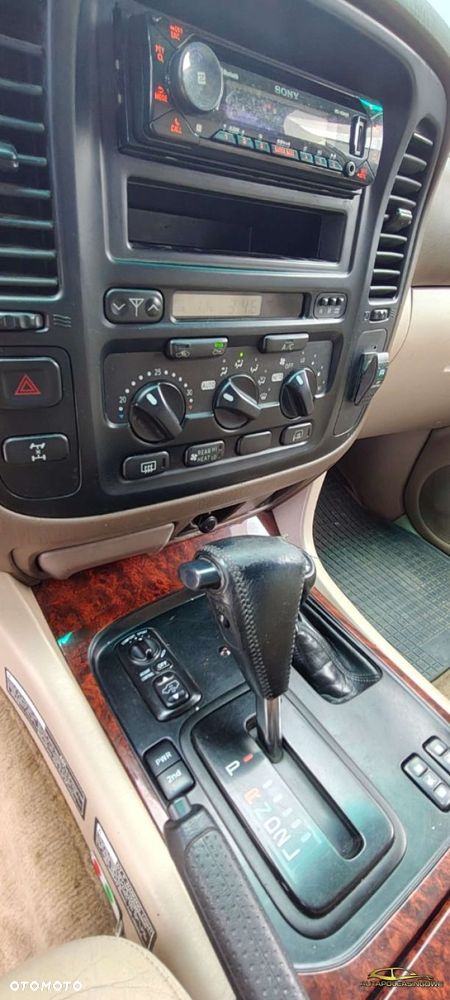 Toyota Land Cruiser - 20