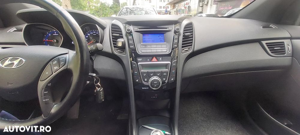 Hyundai i30 1.6 CRDI Comfort - 9