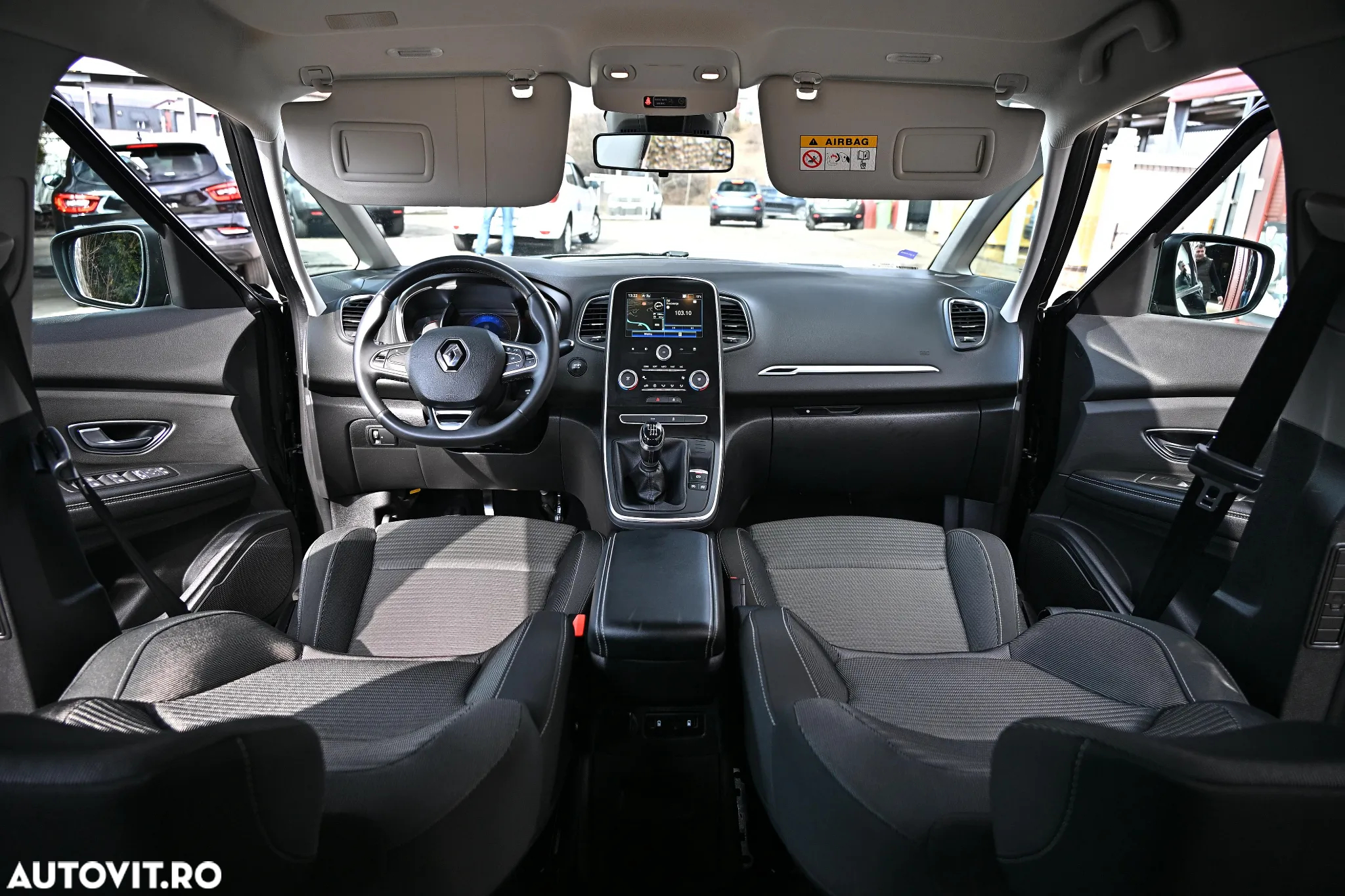 Renault Scenic BLUE dCi 120 BUSINESS EDITION - 30