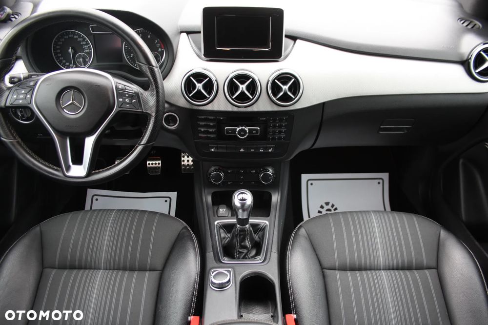 Mercedes-Benz Klasa B 180 Edition - 6