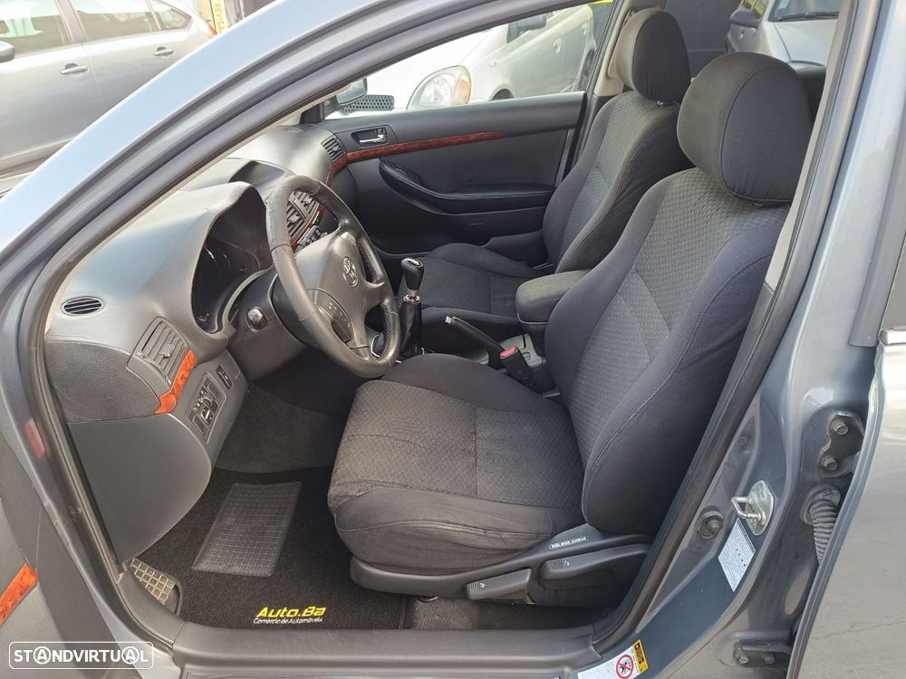 Toyota Avensis LB 2.0 D-4D Sol - 8