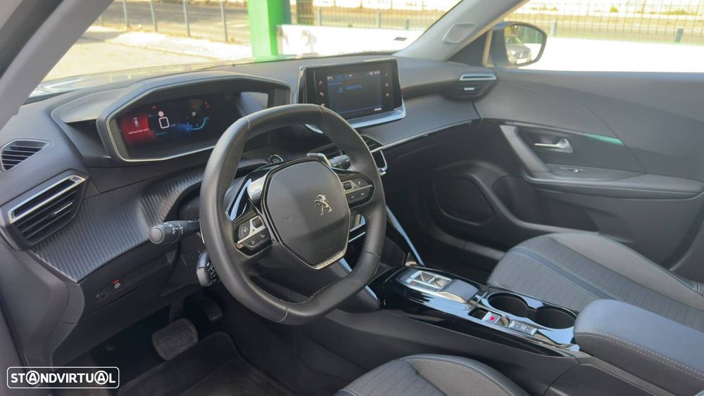Peugeot 2008 1.2 PureTech Allure Pack EAT8 - 8