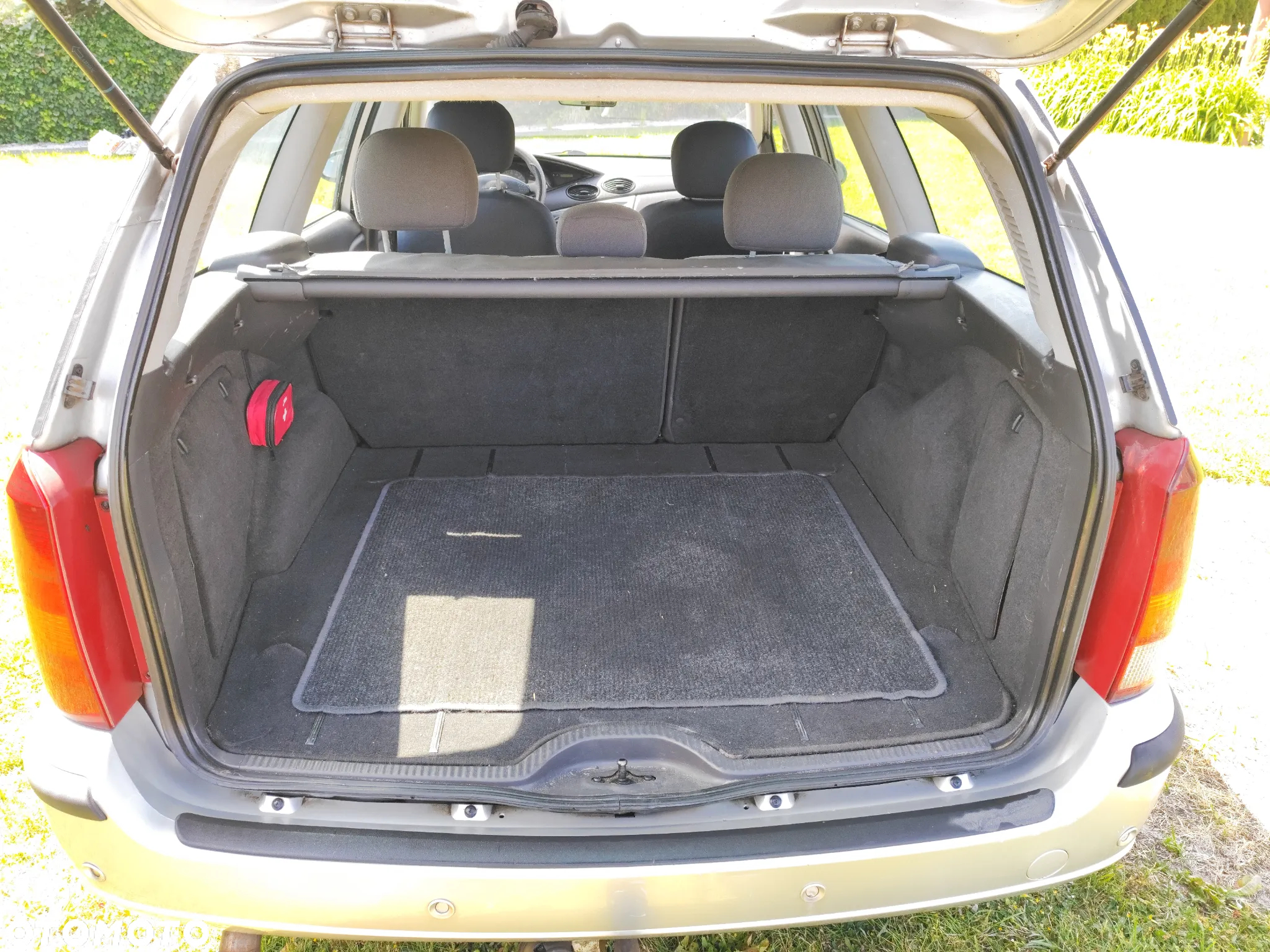 Ford Focus 1.8 TDDi Comfort - 12