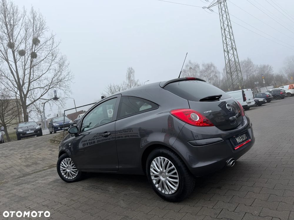 Opel Corsa 1.4 16V Cosmo - 2