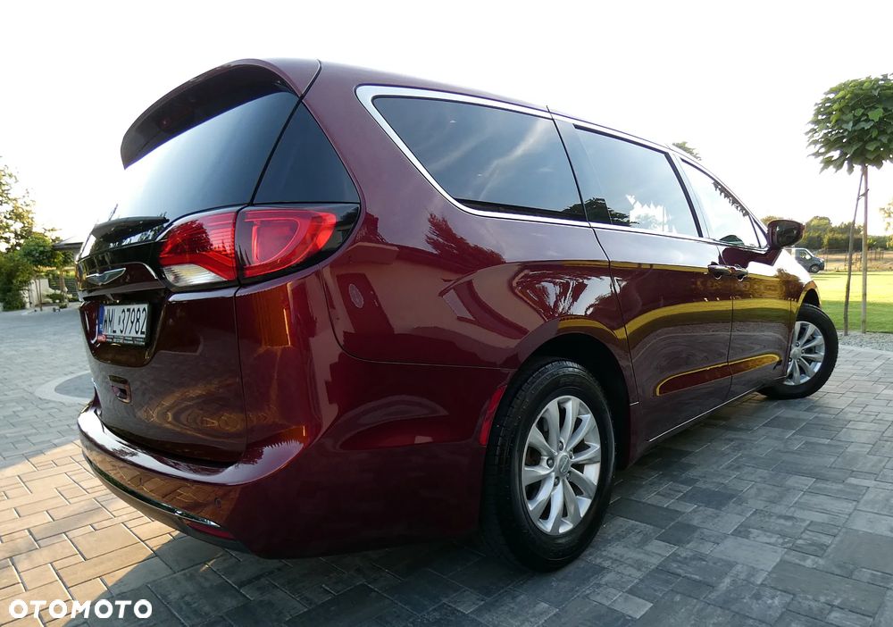 Chrysler Pacifica - 22