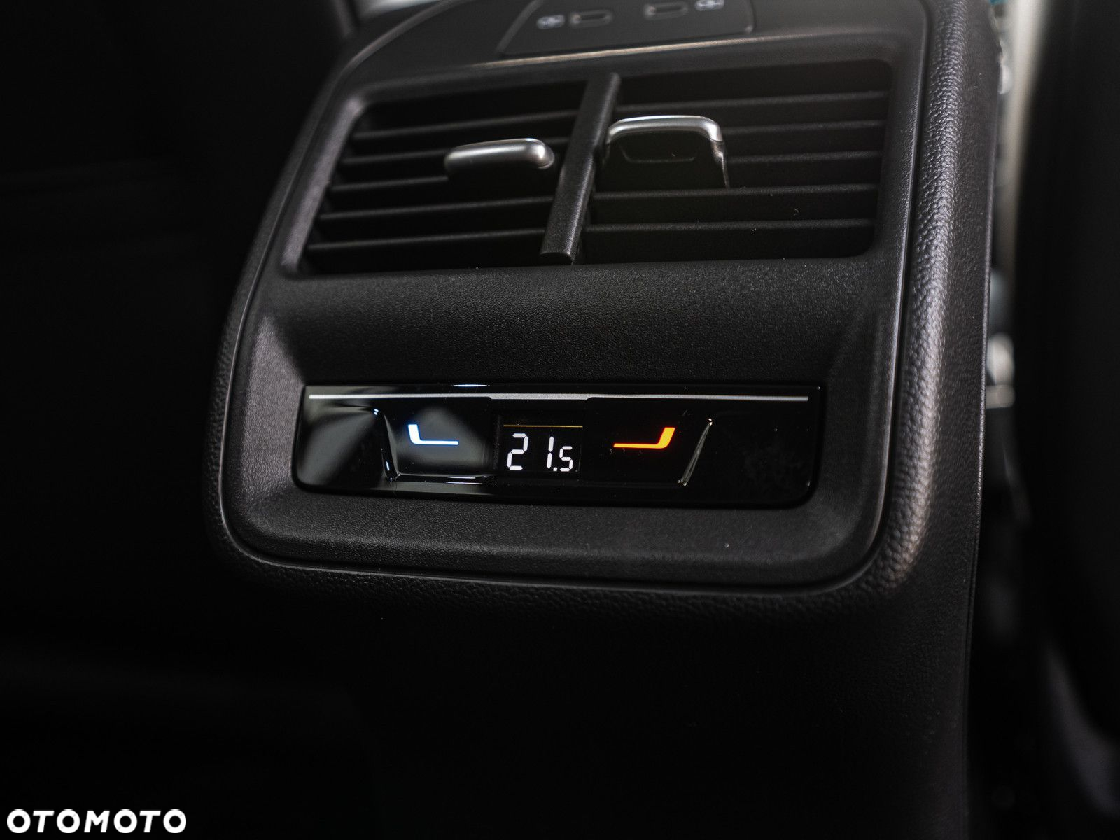 Volkswagen Passat - 34