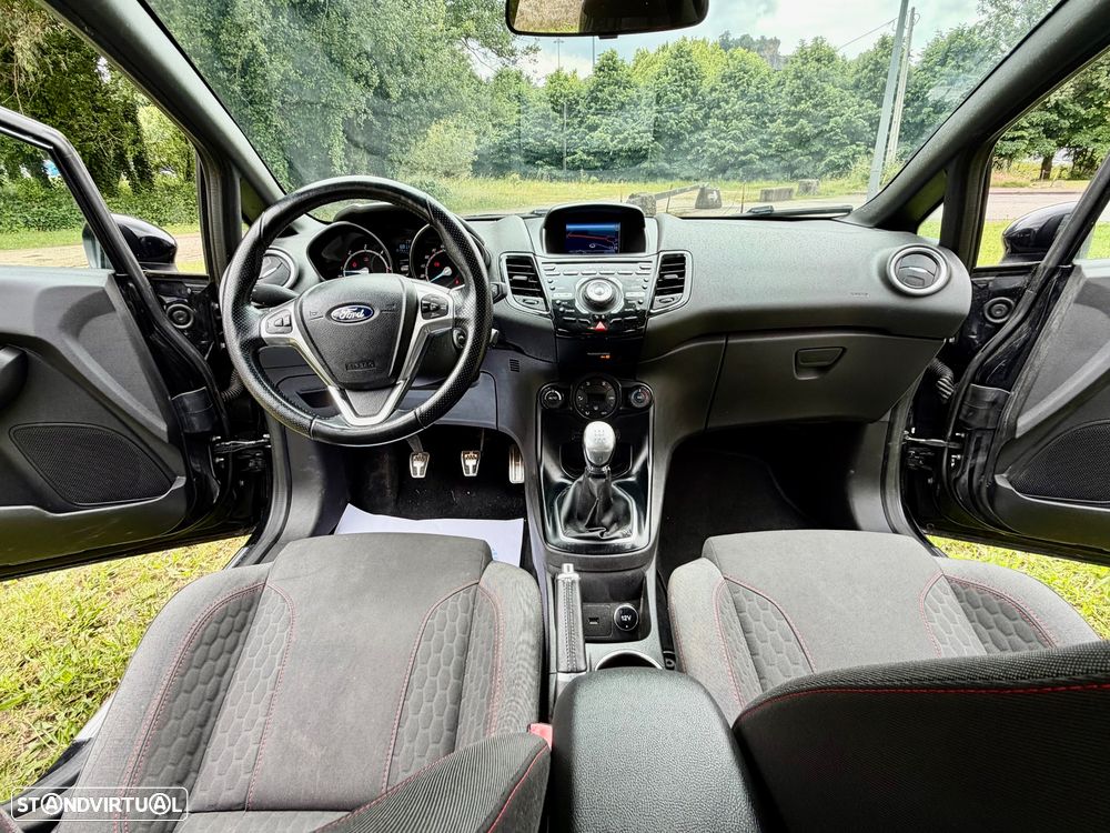 Ford Fiesta 1.5 TDCi STLine - 17