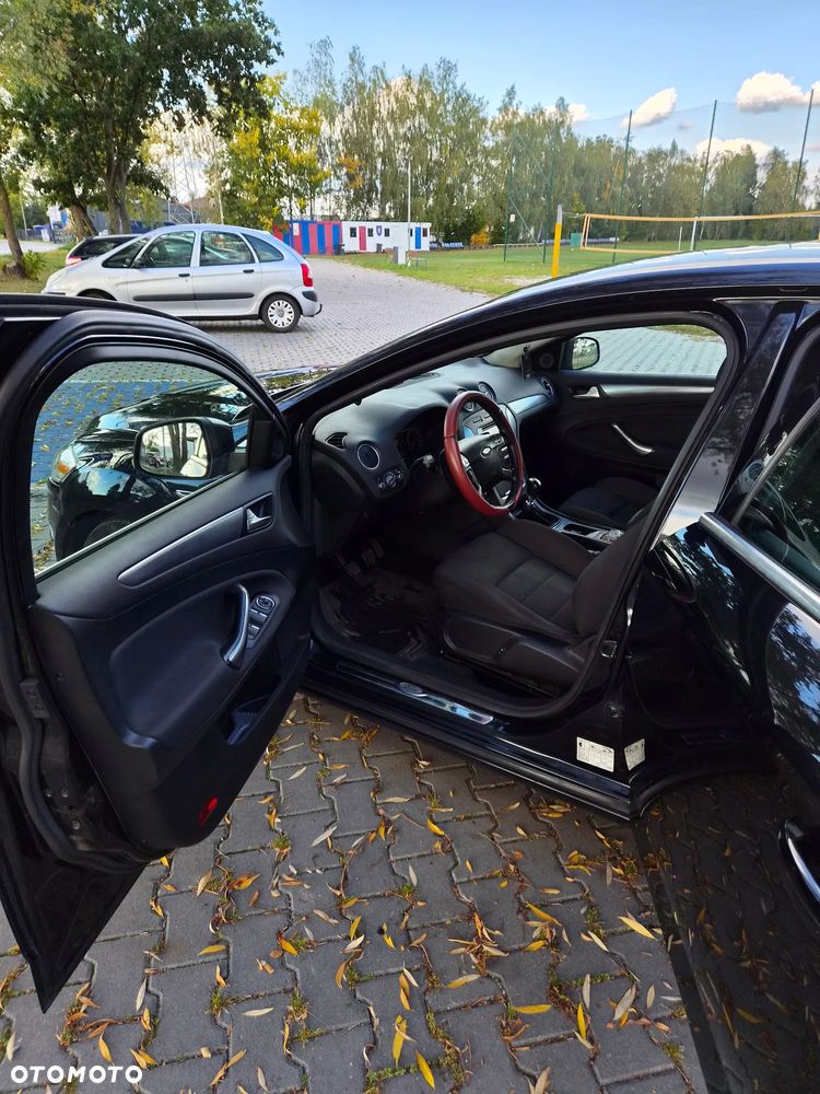 Ford Mondeo 2.0 TDCi Ghia - 13