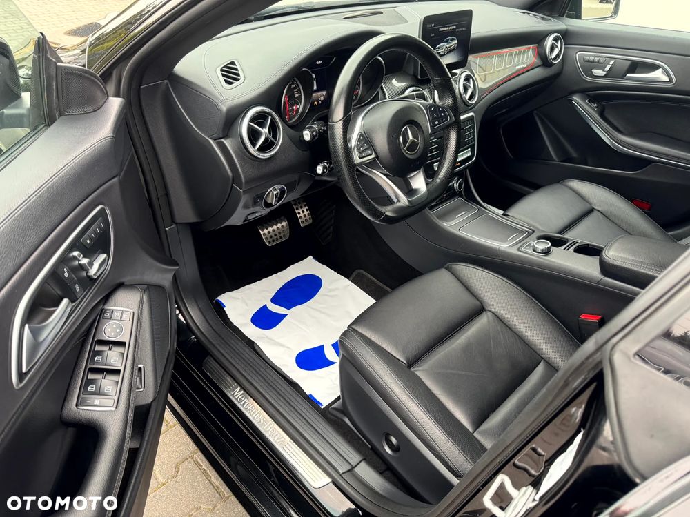 Mercedes-Benz CLA Shooting Brake 250 4Matic 7G-DCT AMG Line - 8