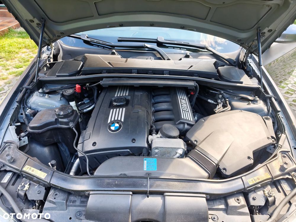 BMW Seria 3 325i - 6