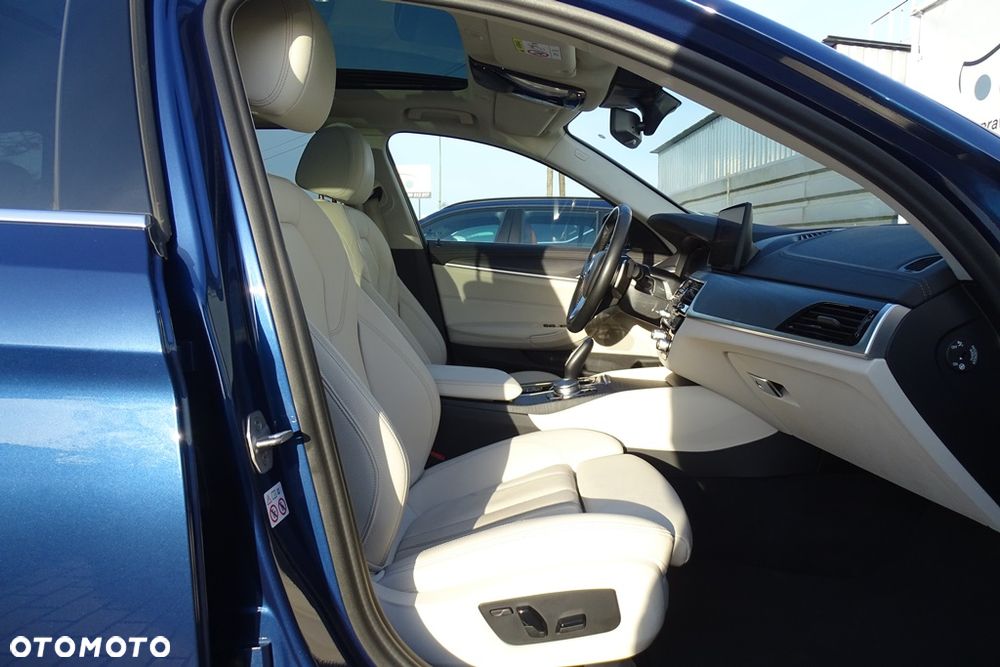 BMW Seria 5 520d Luxury Line - 28