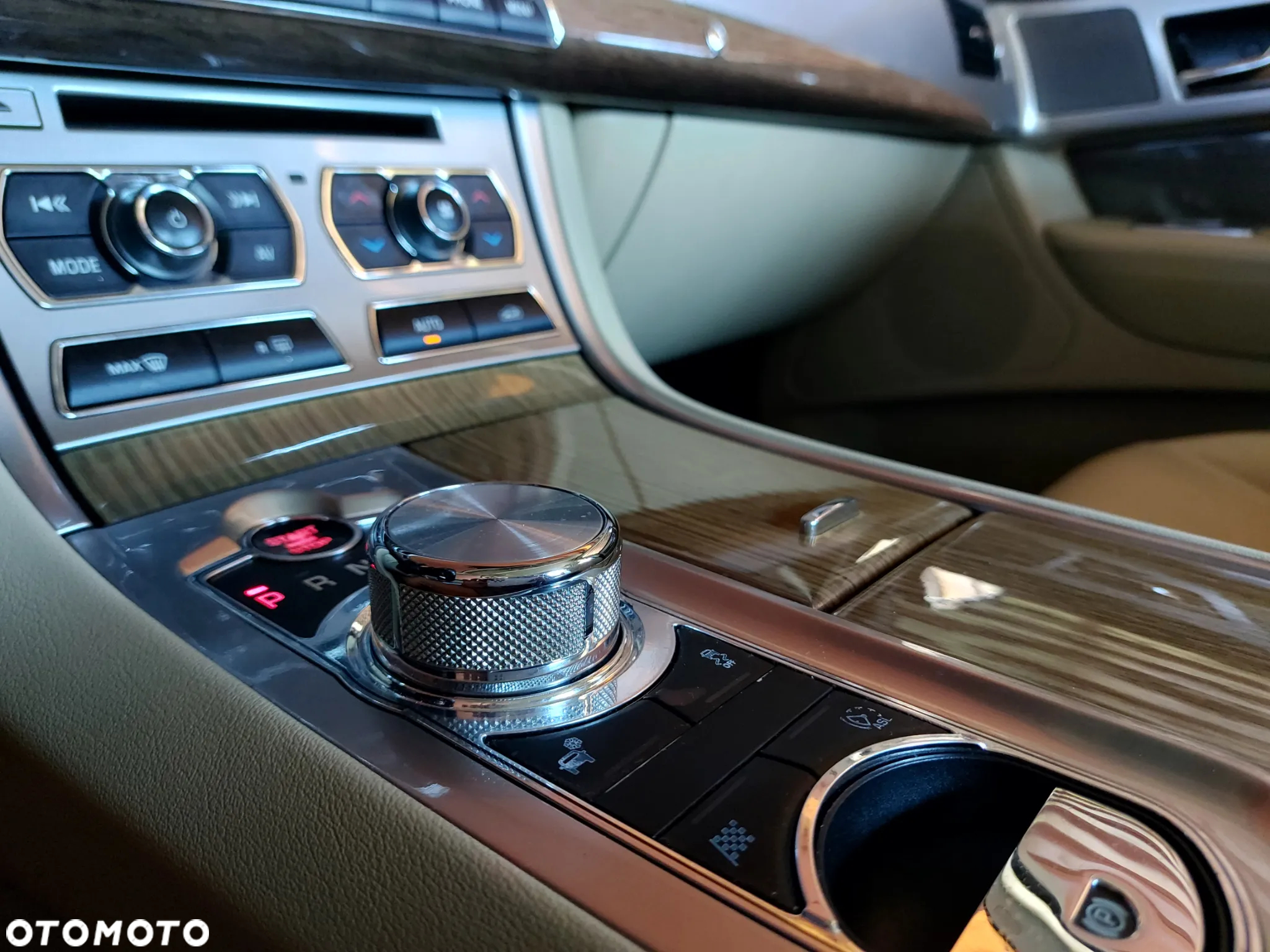Jaguar XF 3.0 T AWD Classic - 21