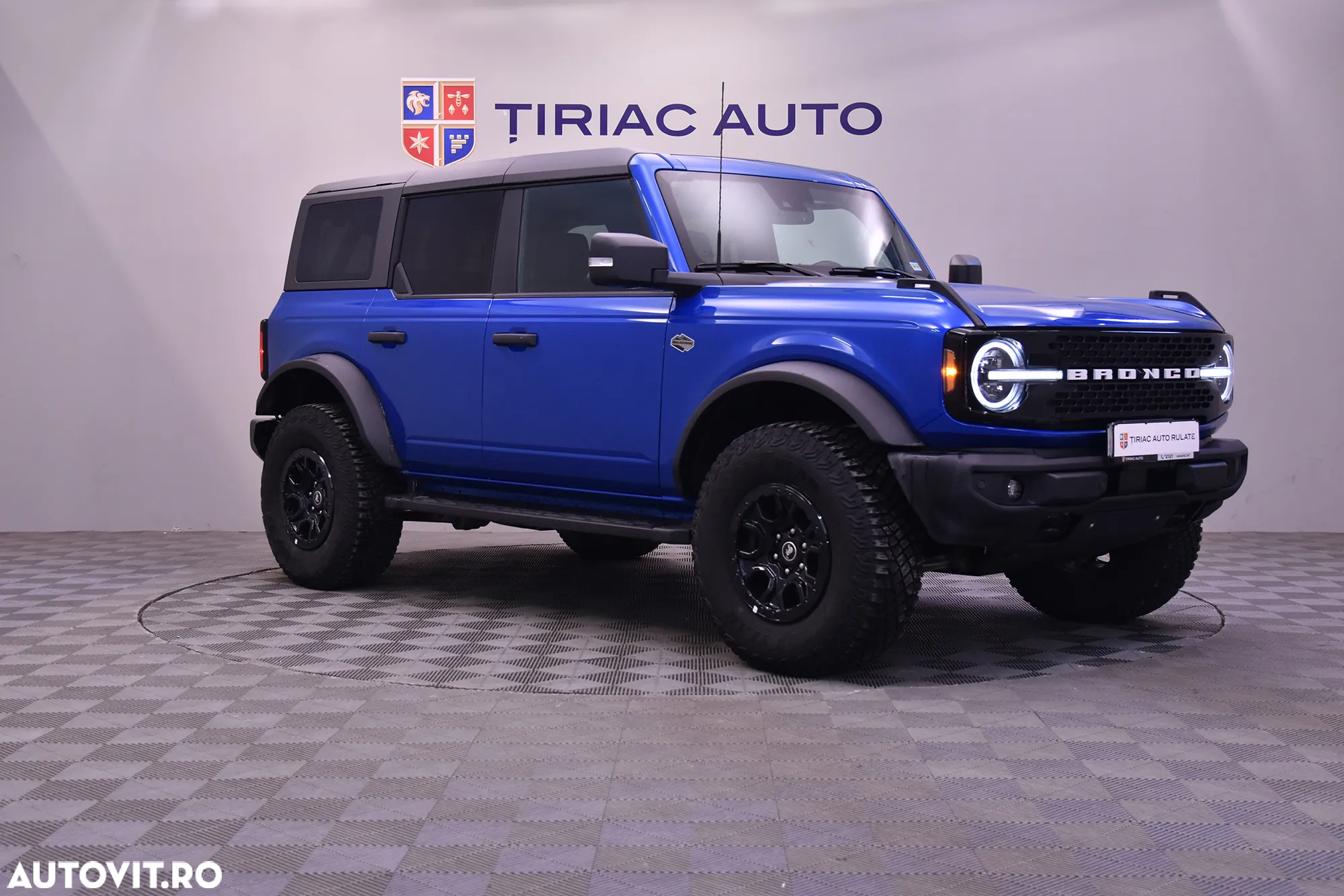 Ford Bronco - 7