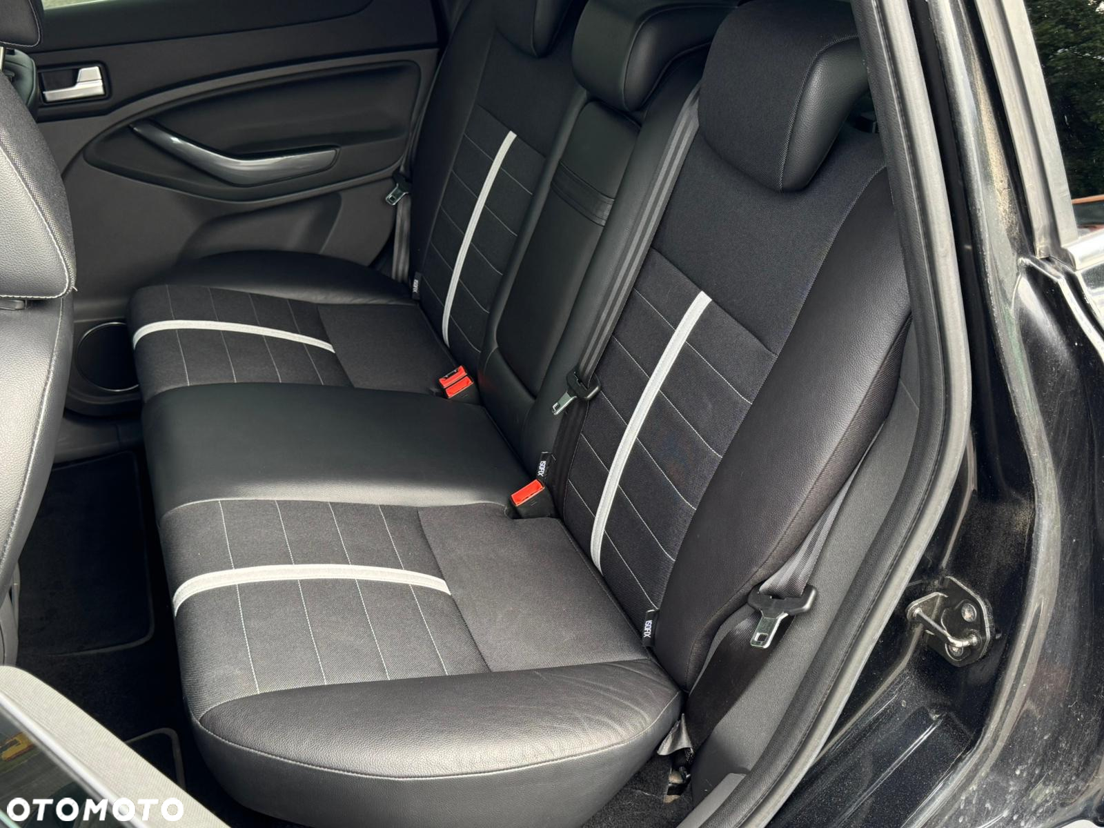 Ford Kuga 2.0 TDCi Titanium - 11