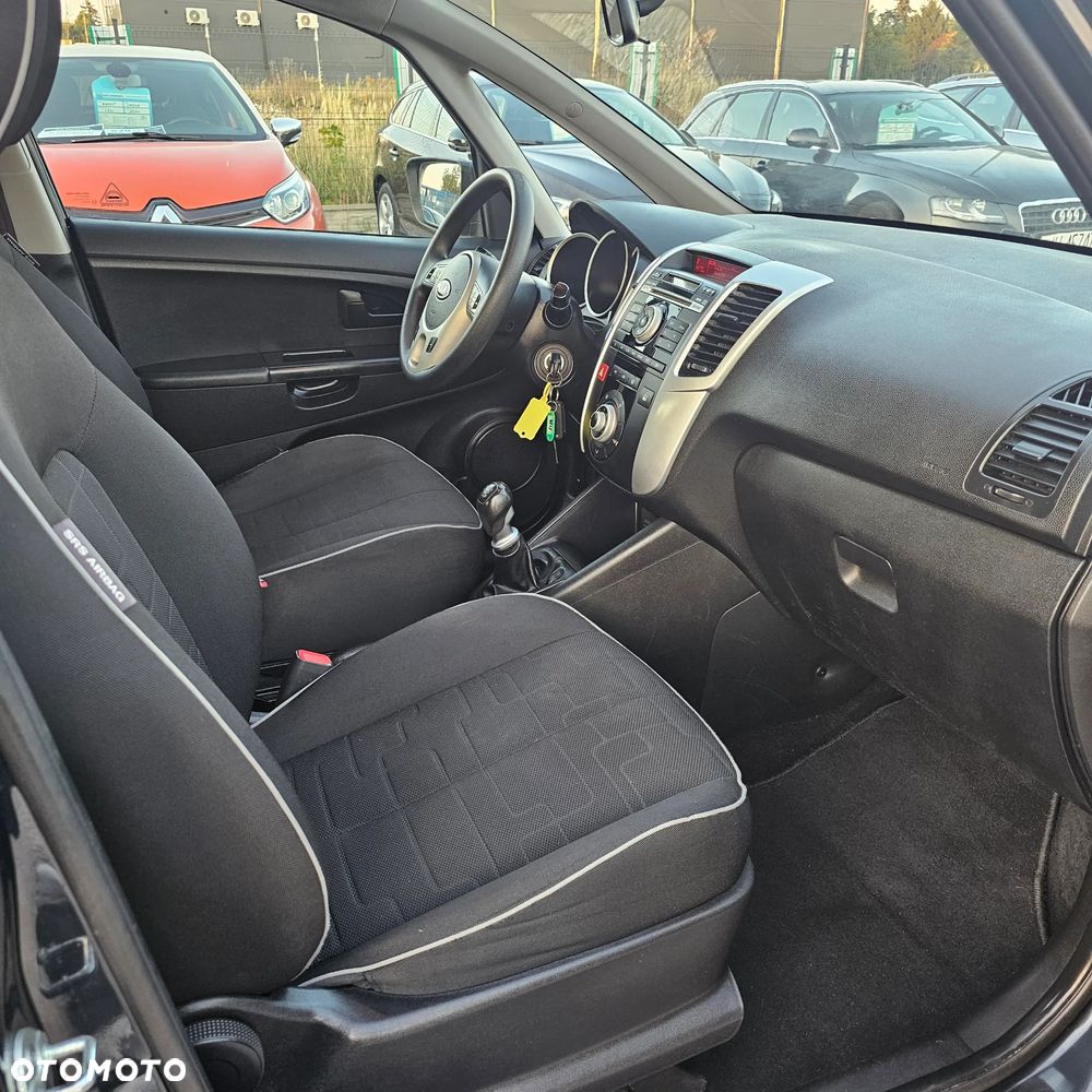 Kia Venga - 29