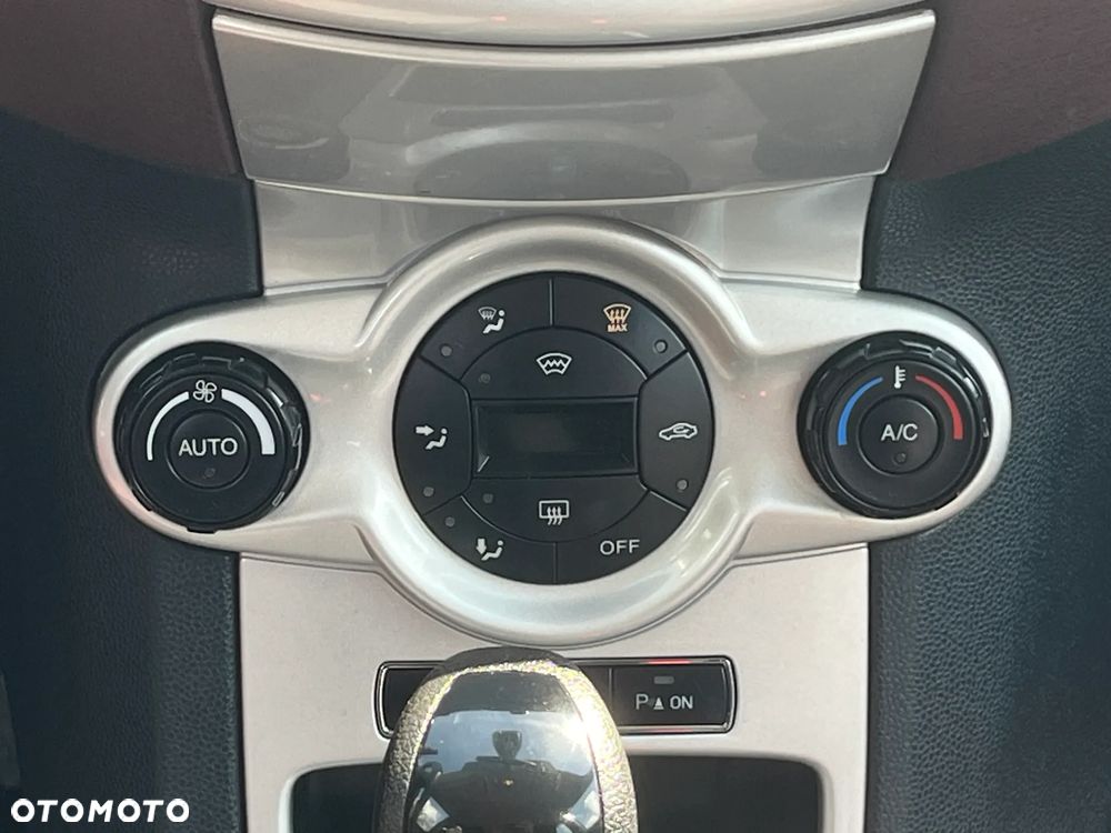 Ford Fiesta - 12