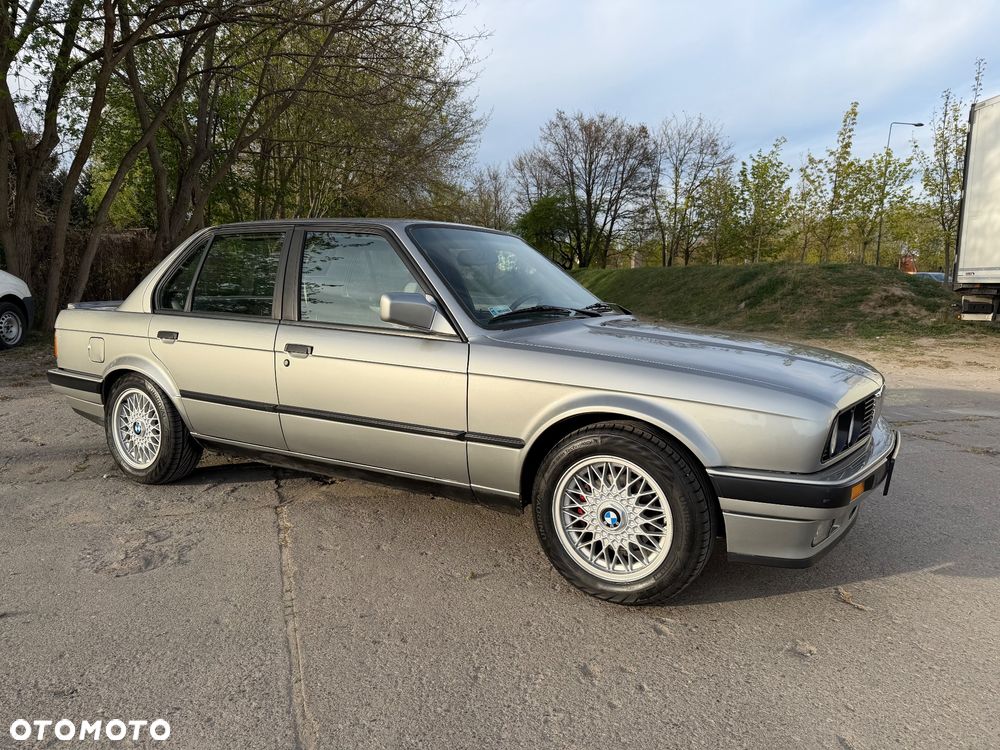 BMW Seria 3 325i - 2
