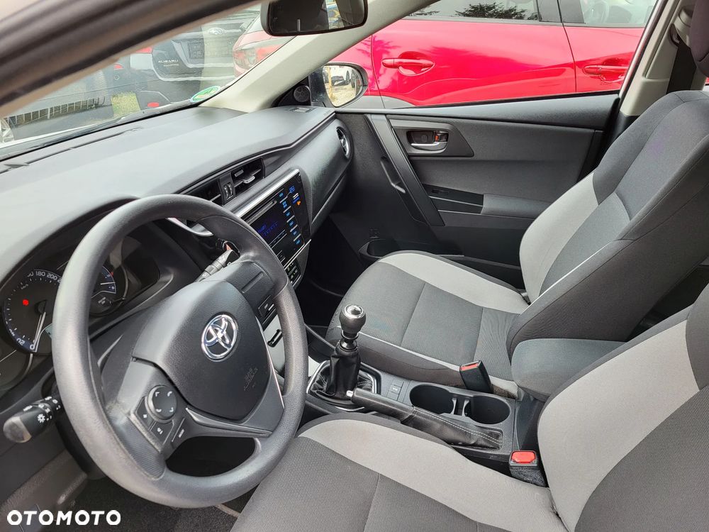 Toyota Auris 1.33 Dual-VVT-i Cool - 12