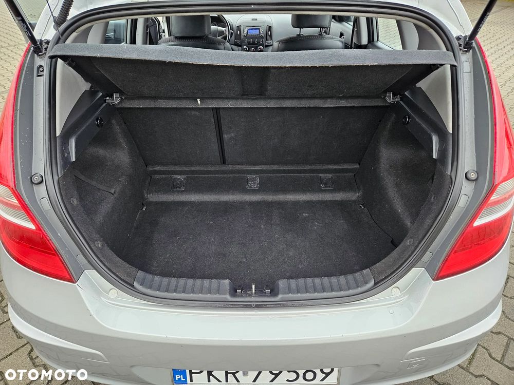 Hyundai i30 1.6 Premium - 14