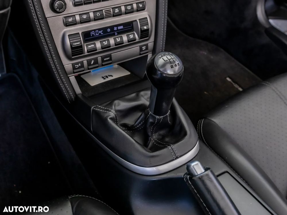 Porsche 911 Carrera 4 S Cabrio - 8