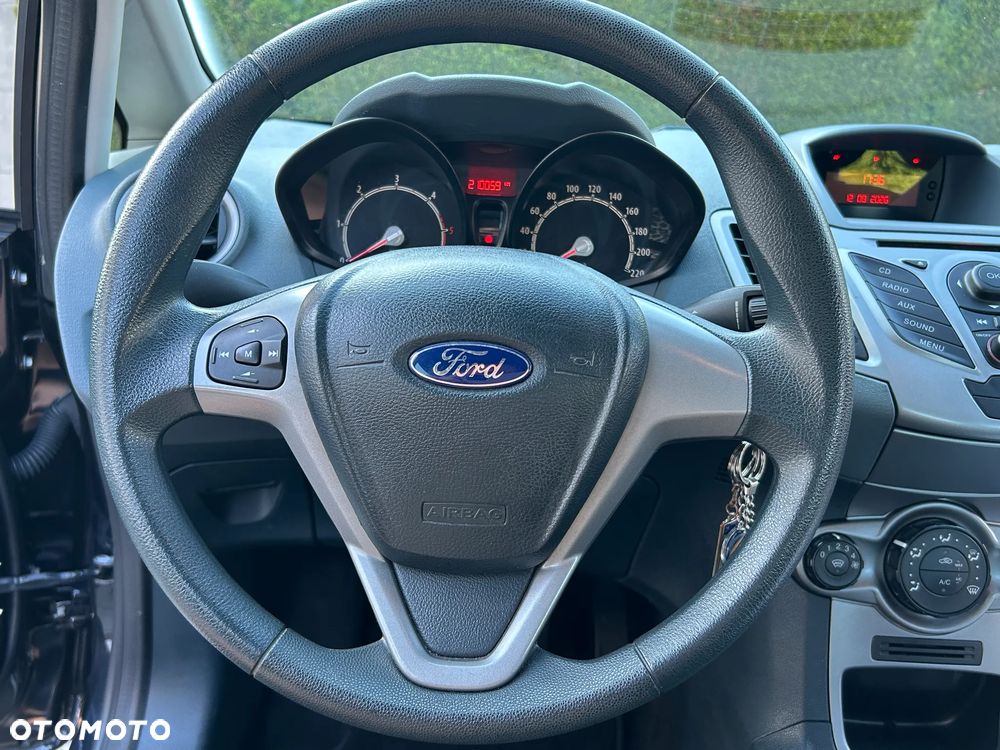 Ford Fiesta - 24